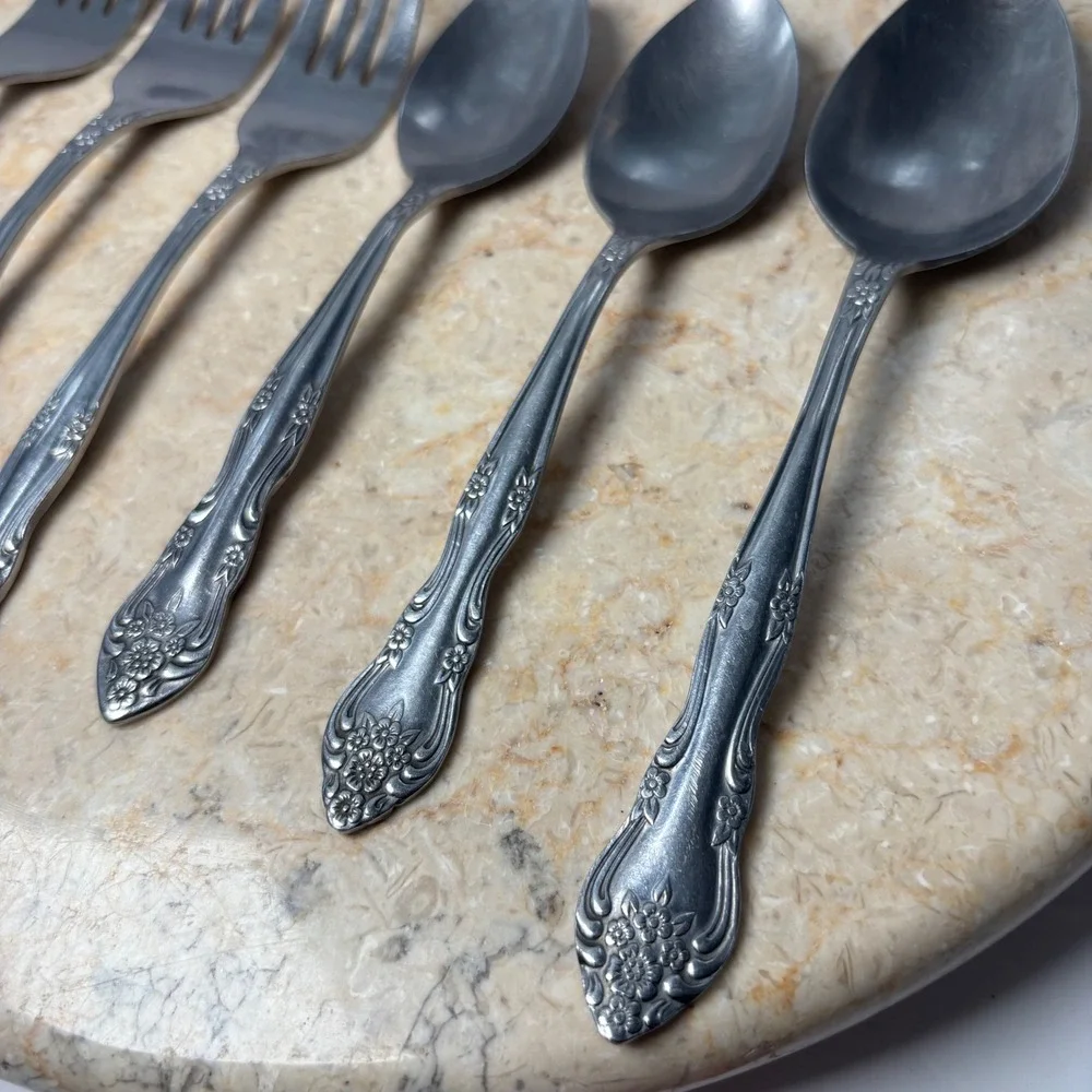 Rogers Flatware Set 8pc Silver Stainless Korea Floral Scroll Pattern